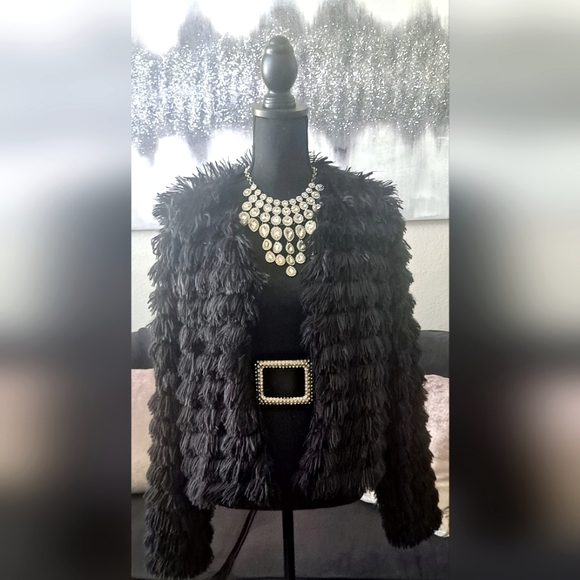 Meet your Posher, Stay Classy Chic (pronounced “sheek”, not chick) 😉 - Picture 3 of 17